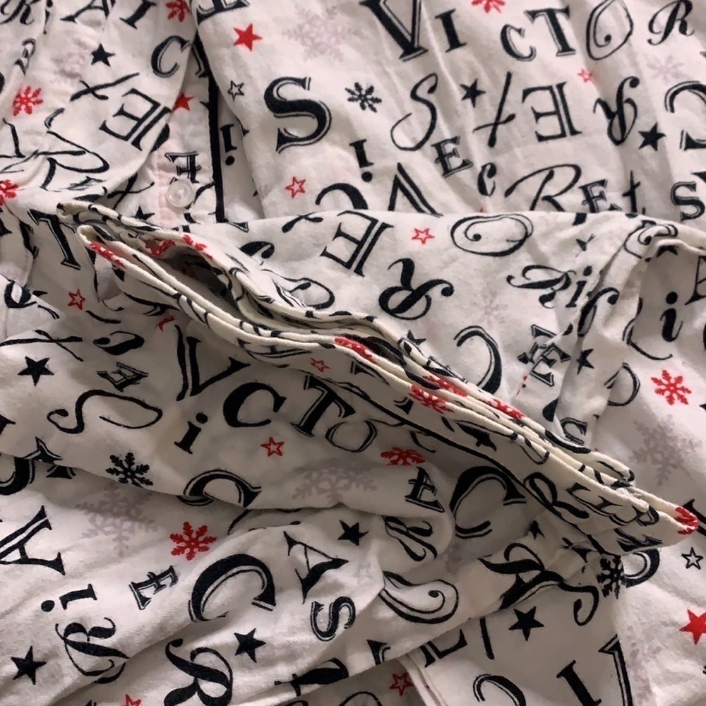 Victoria’s Secret Graphic Print snowflake two piece pajama set medium - Picture 7 of 8